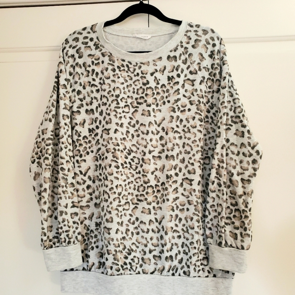 First Love by Lovelyn Heather gray w/ beige leopard print sweater top, Size L